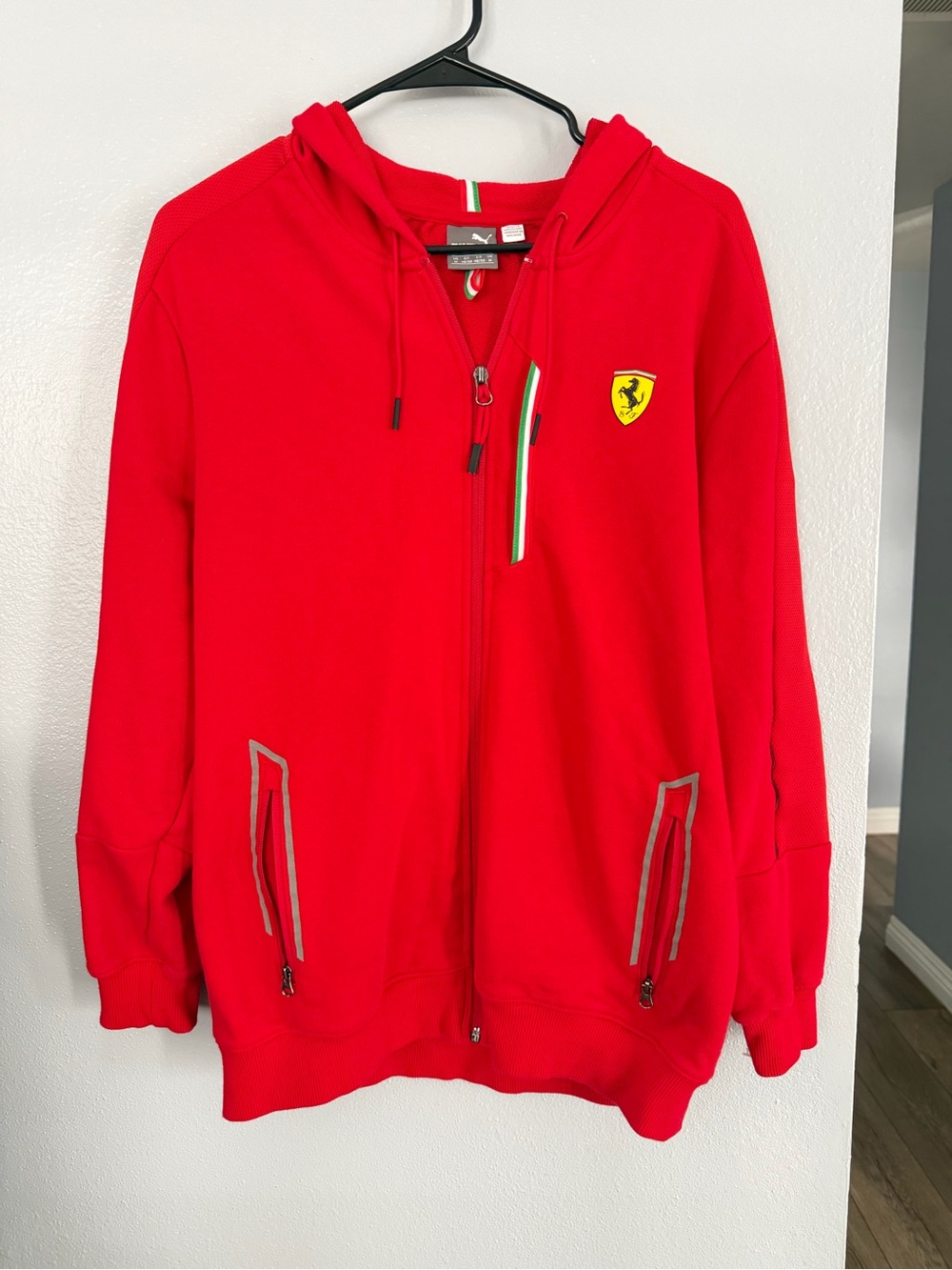 Puma Scuderia Ferrari men's full-zip hooded sweatshirt size M